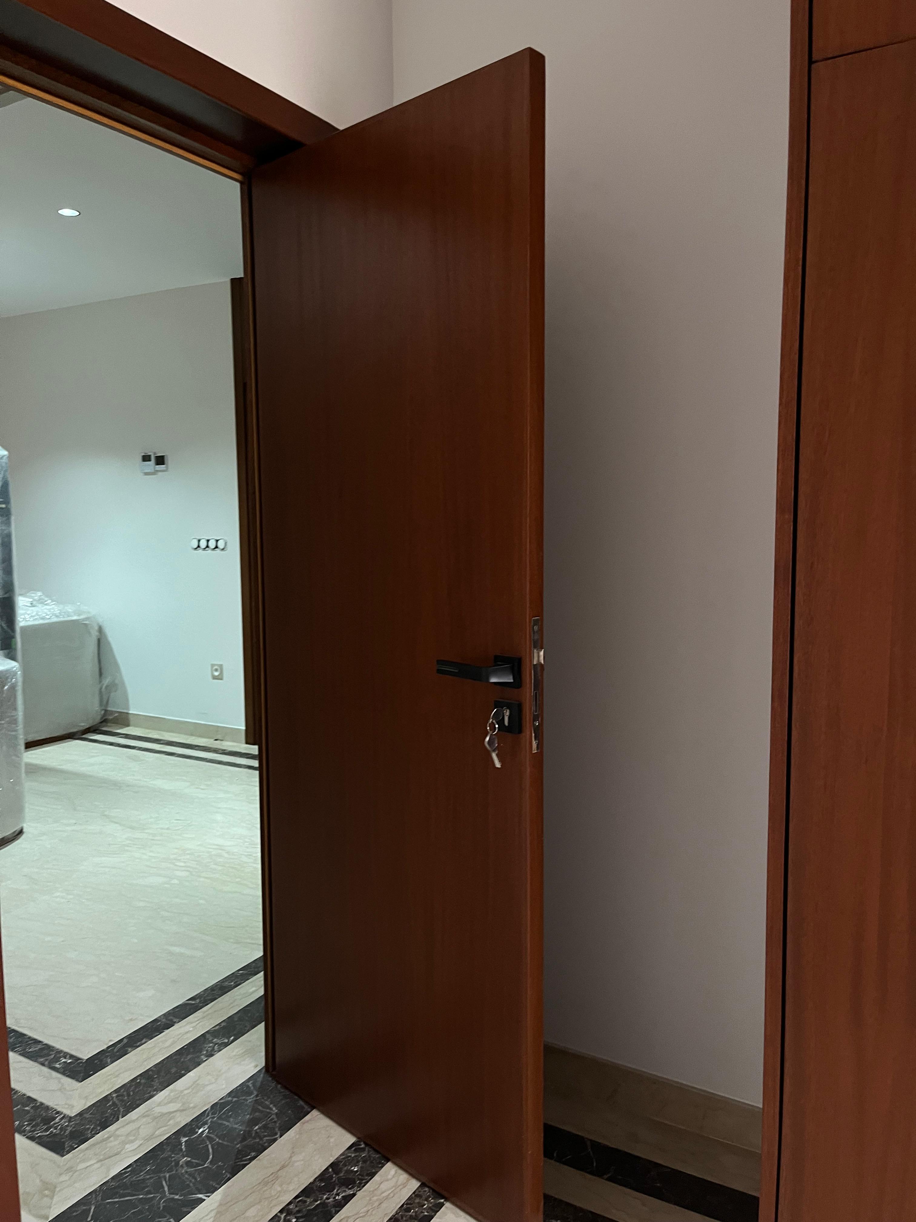 Porte Élégance et Sobriété