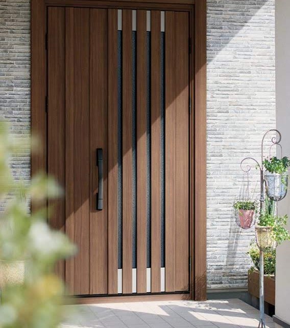 Porte Minimaliste à Lignes Obliques